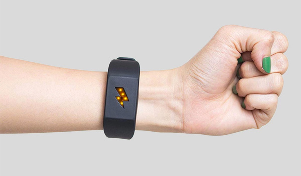 Ce bracelet vous électrocute si vous allez trop au fast-food
