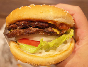Cache-cache pour un burger : l'idée folle de Carl's Jr