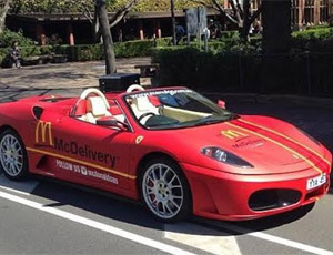 Australie : McDo vous livre en Ferrari