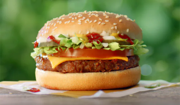 McDonald's abandonne son burger végétarien qui n'a pas séduit les consommateurs 