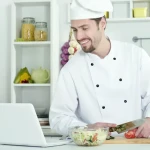 Devenir cuisinier grâce à des études en ligne, c