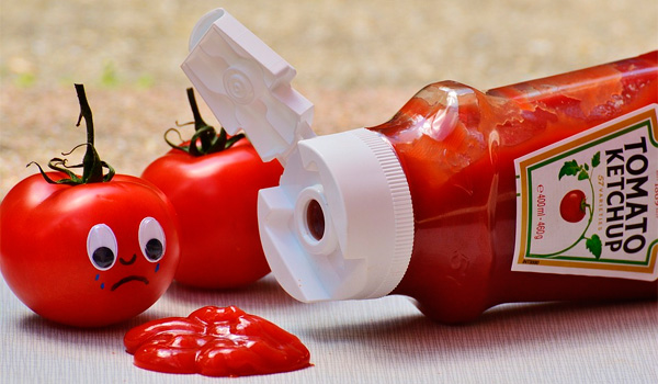 Vous n'allez plus galérer pour vous servir du ketchup en bouteille !