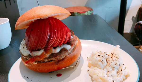 Ringo burger, découvrez le hamburger fruité japonais