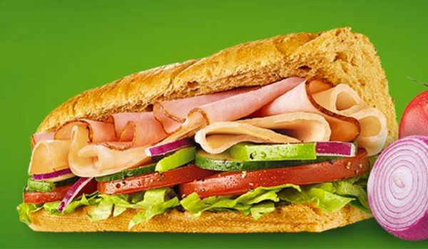 L'enseigne Subway fait-elle vraiment ses sandwichs avec du pain ?